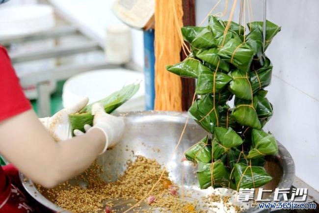 甜粽照旧咸粽?长沙东谈主口味很包容